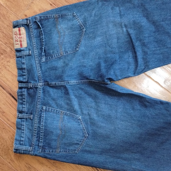 Izod Other - IZOD 44X30 Relaxed Fit Jeans
